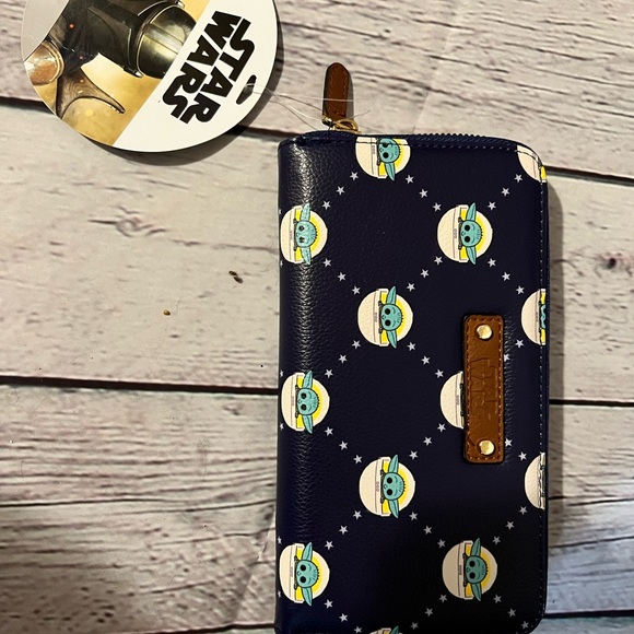 Star Wars wallet NWT - Picture 3 of 3